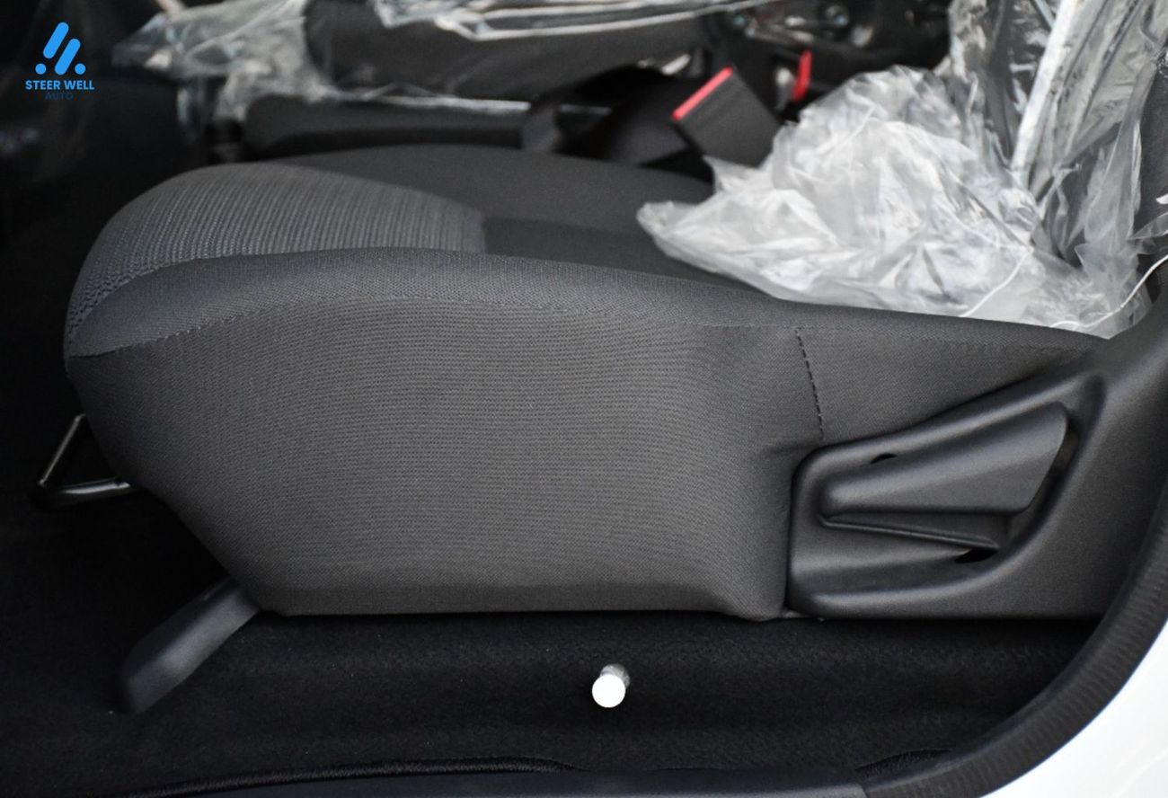 نيسان أورفان 3-Seater Automatic (4-Door)