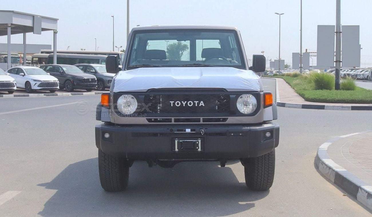 Toyota Land Cruiser 70 Hardtop LC71 . 4.0L . Petrol . 4WD . 5-Speed Manual . 7 Seats . 3 Doors For Export
