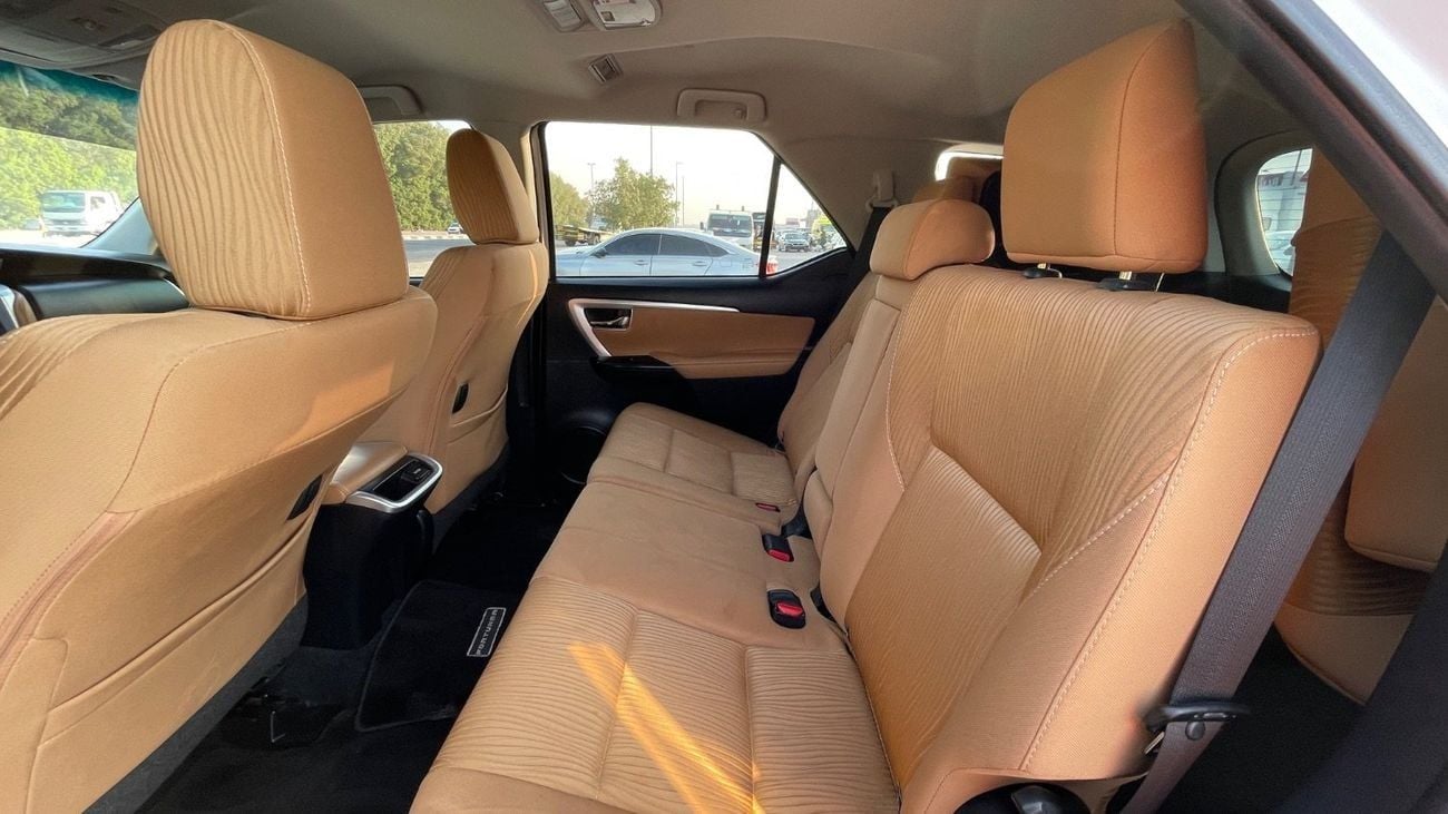 Toyota Fortuner GXR 4.0L (278 HP)