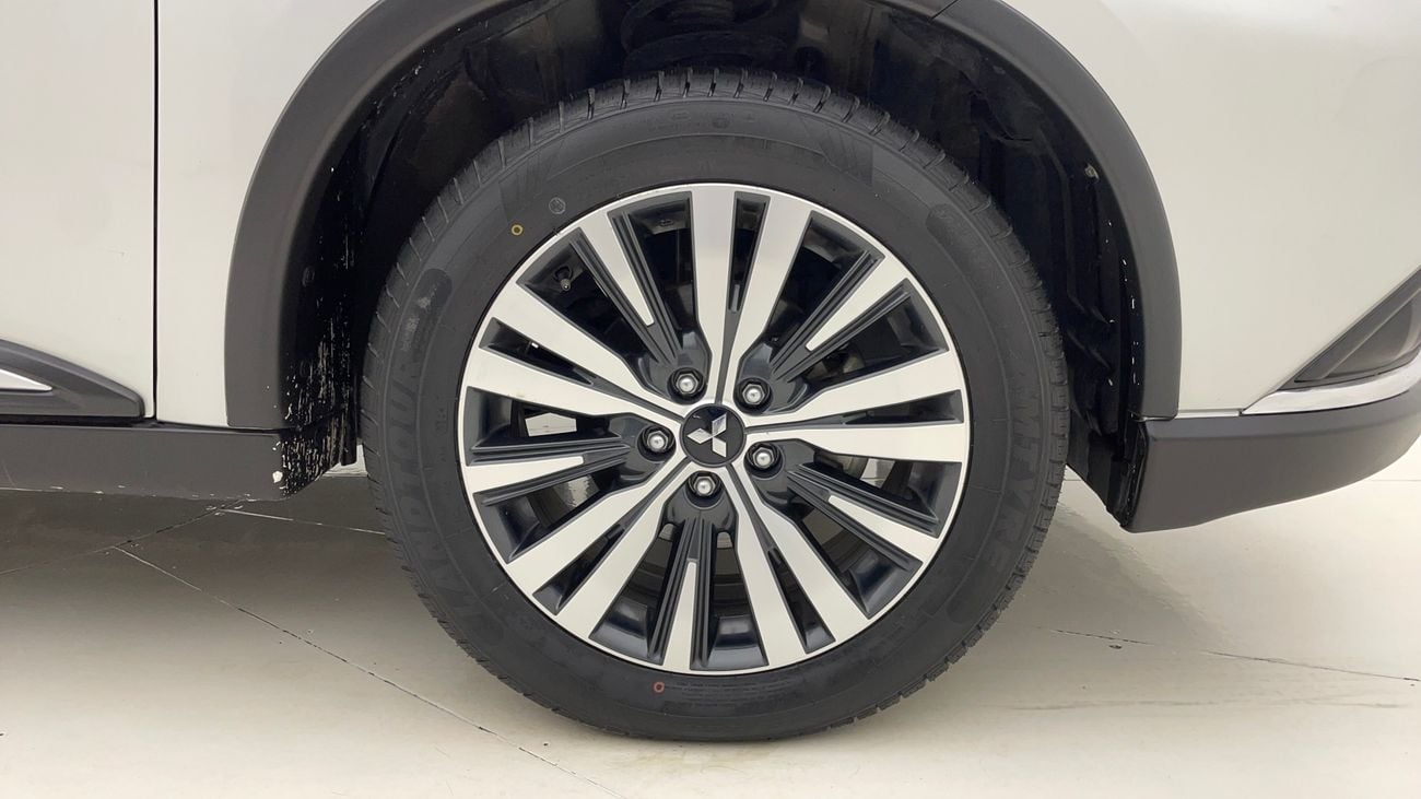 ميتسوبيشي آوتلاندر GLX MID 2.4 | بدون دفعة مقدمة | اختبار القيادة في المنزل