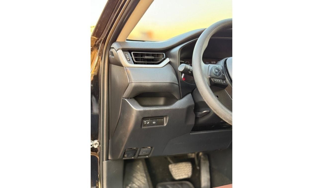 Toyota RAV4 TOYOTA RAV4 XLE 2023