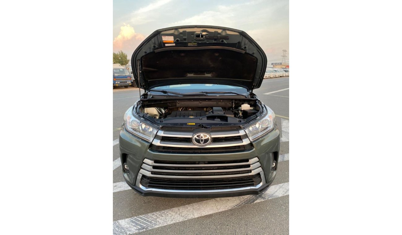 Toyota Highlander LIMITED OPTION WITH LEATHER SEATS, SUNROOF AND PUSH START