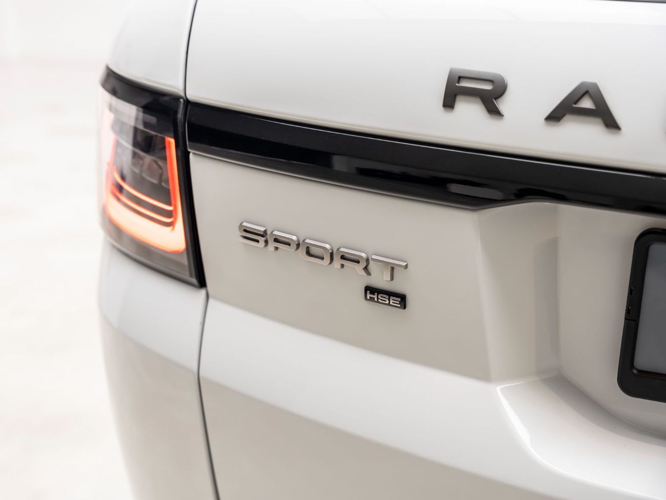 Land Rover Range Rover Sport HSE 3.0L (340 HP) 2022 Range Rover Sport, 2027 Land Rover Warranty + Service Contract, Low KMs, GCC