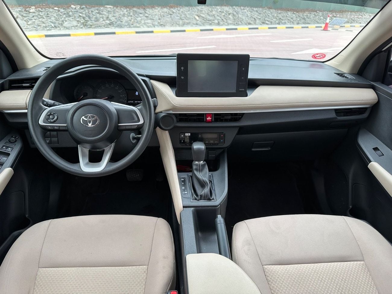 Toyota Yaris E