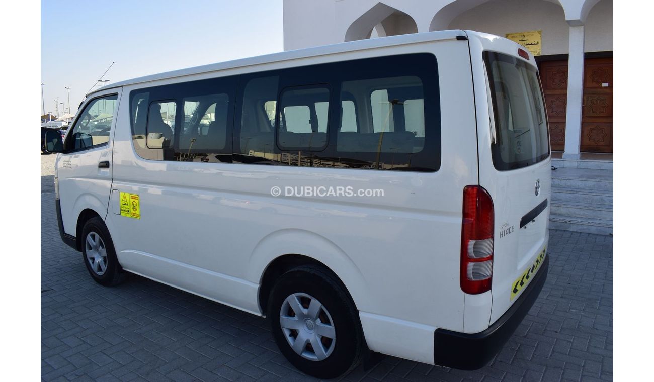 Toyota Hiace GL - Standard Roof Toyota Hiace 13 seater bus, model:2015. Excellent condition