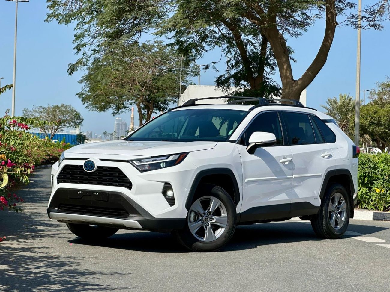 تويوتا راف ٤ XLE-AWD Hybrid Full Option