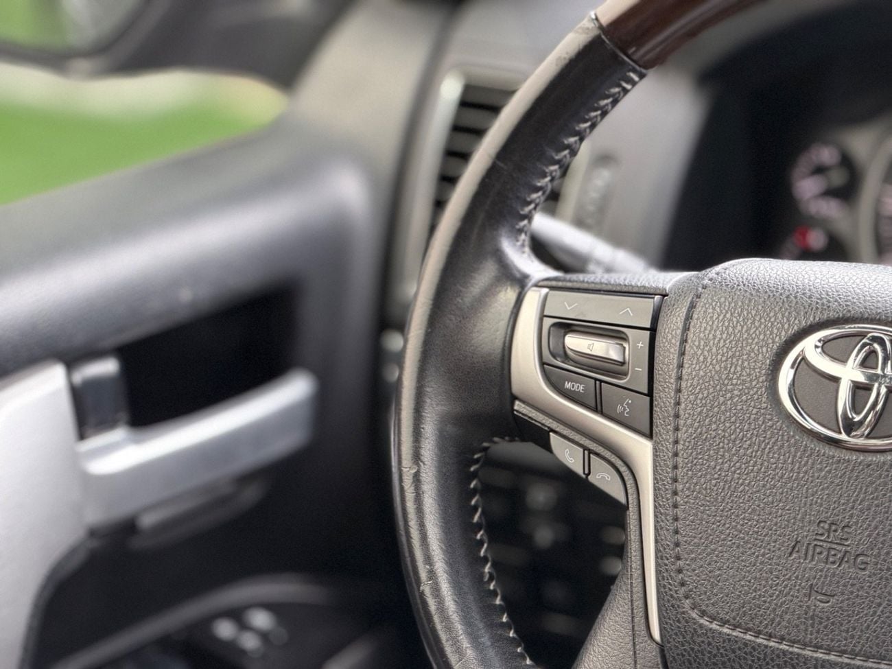 تويوتا لاند كروزر VXR+ 5.7L