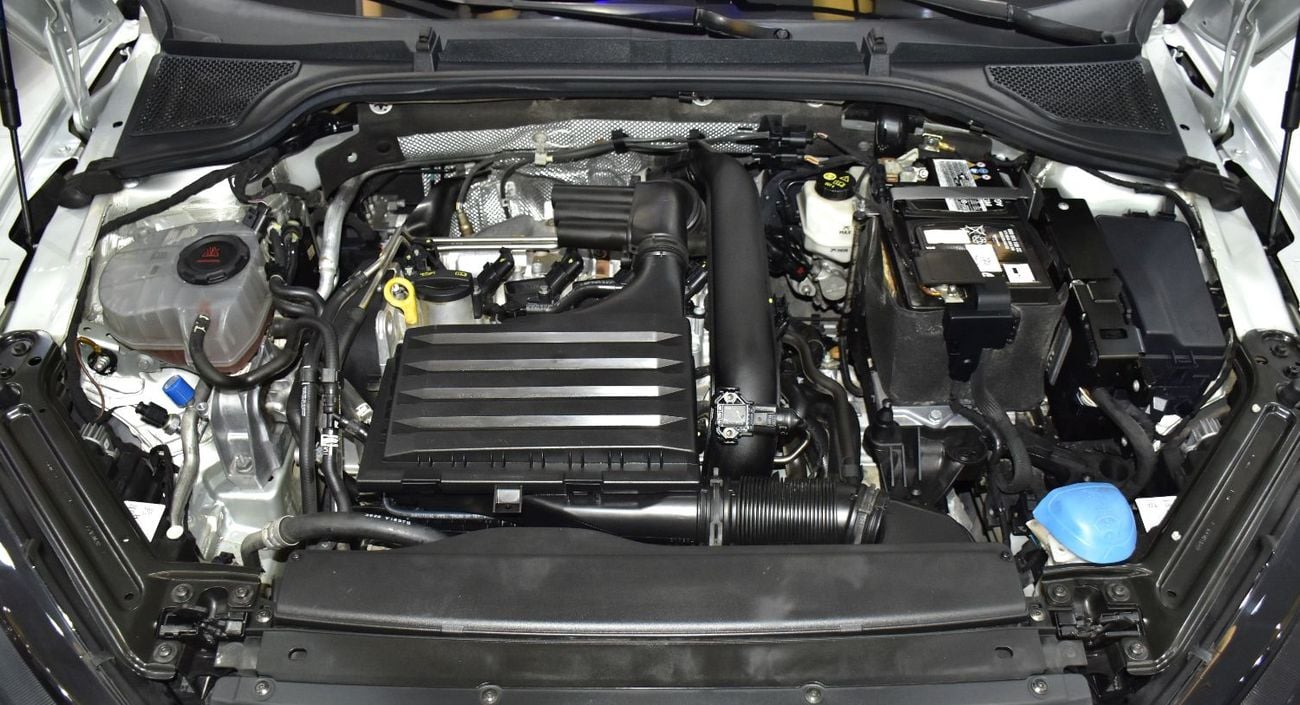 سكودا أوكتافيا EXCELLENT DEAL for our Skoda Octavia ( 2021 Model ) in Silver Color GCC Specs