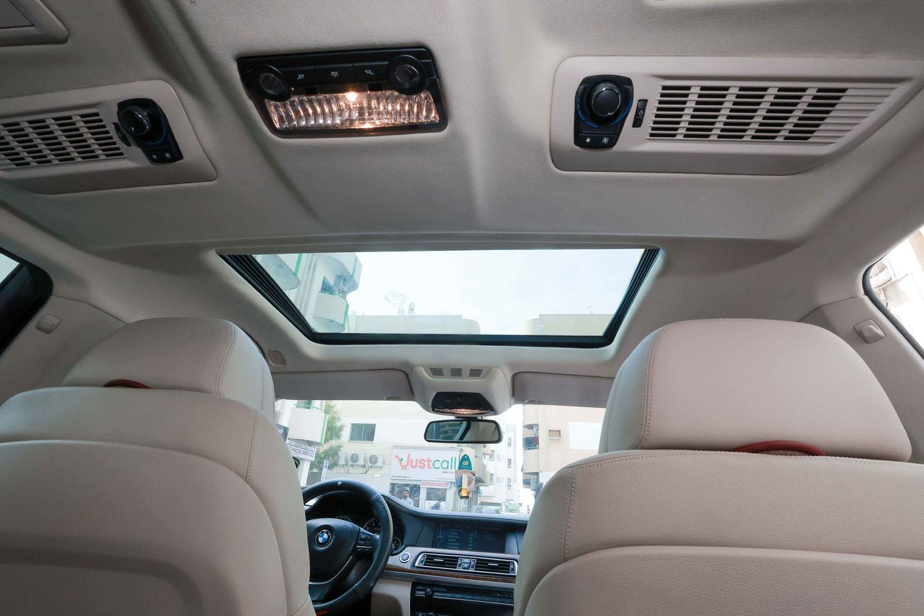 BMW 730Li Executive 4.0L (4 Door)