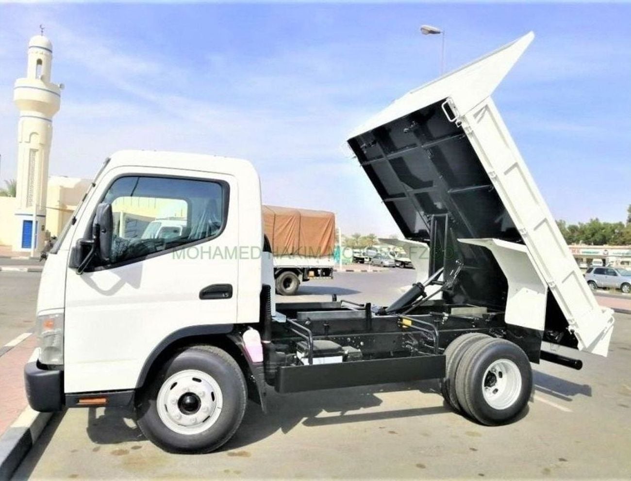 ميتسوبيشي فوسو كانتير قلاب 4 طن