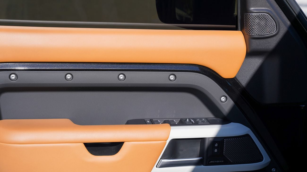 لاند روفر ديفندر