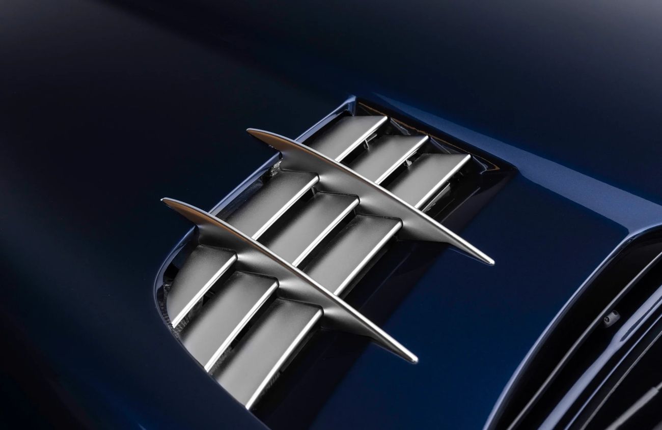 Mercedes-Benz SLR 5.5L V-8 Supercharged Engine