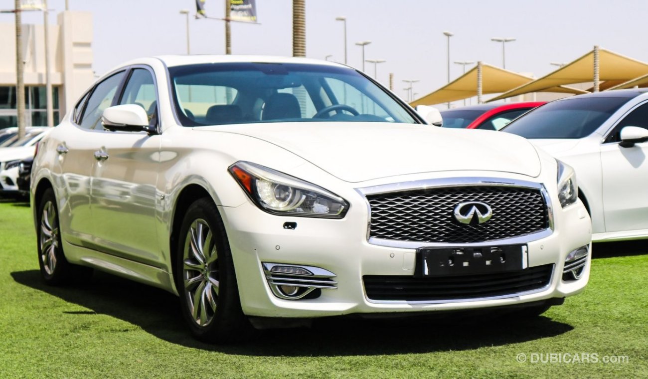 Infiniti Q70 Gcc top opition sport