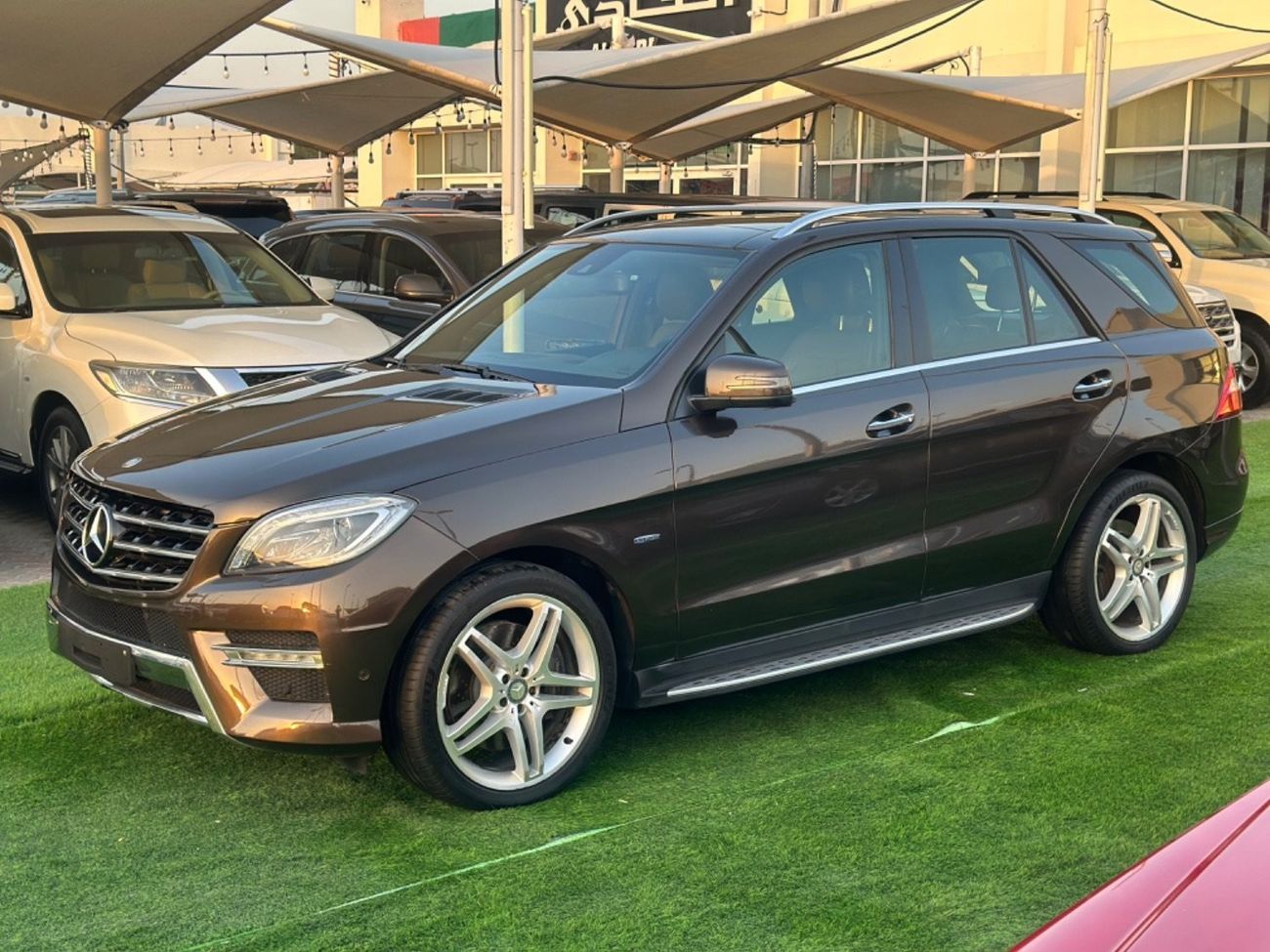 Mercedes-Benz ML 350 AMG MERCEDES BENZ ML350 MODEL 2013 GCC CAR PERFECT CONDITION INSIDE AND OUTSIDE FULL OPTION PANORAMI
