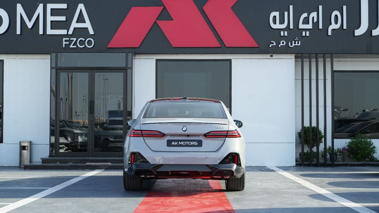 بي أم دبليو 530i 530i M-SPORT+ BROOKLYN GRAY METALLIC 2026MY EXPORT PRICE