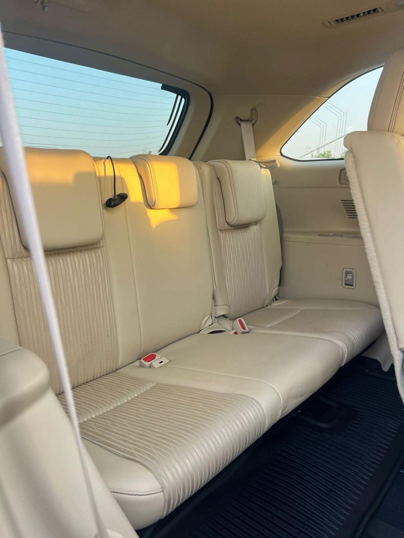 تويوتا هايلاندر 2015 Toyota Highlander LE+ Plus 3.5L V6 - Interior Beige - 7 Seater 4x4 AWD - Electric Seat With Big