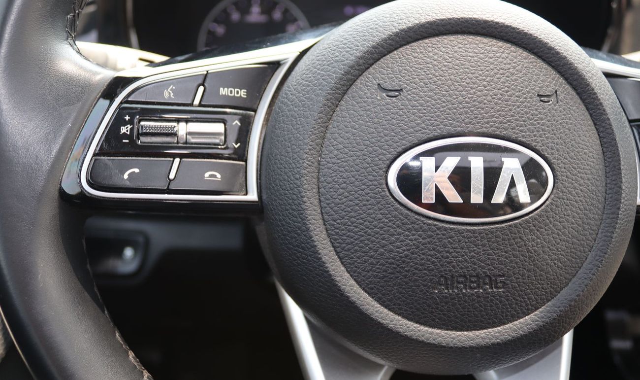 Kia Seltos EX 1.6L Kia Seltos 2020 GCC, in excellent condition,104,000 km, 1.6L engine, price 46,000 dirhams