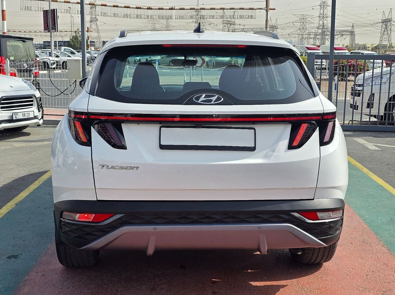 Hyundai Tucson 2.0L Smart (FWD) Used Hyundai Tucson Full Option  2.0L FWD SUV 5Doors GCC White Color 2022 Model
