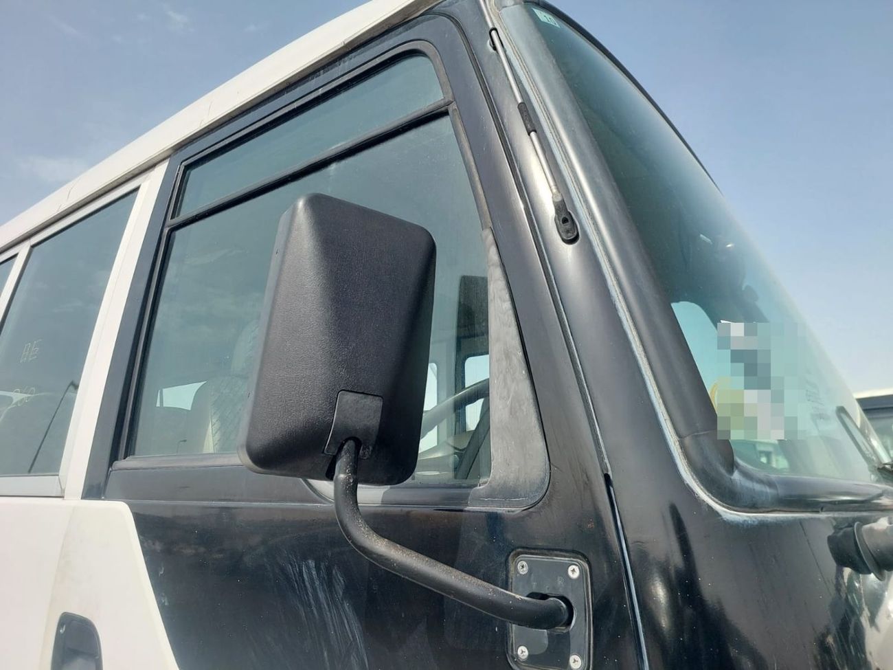 ميتسوبيشي روزا MITSUBISHI ROSA BUS RHD 1999 MODEL 5.2 L DIESEL AUTOMATIC(PM00153)