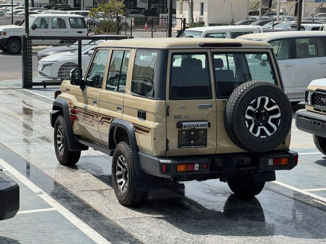تويوتا لاند كروزر 70 LC76 LX - 2026