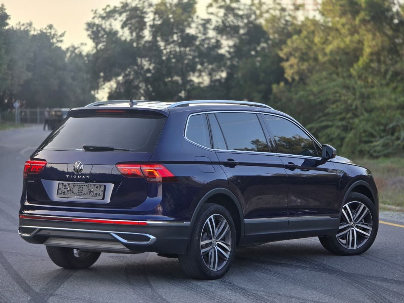 Volkswagen Tiguan R-Line 2.0L VOLKSWAGEN TIGUAN 2023 // KOREAN // 7 SEATS // PERFECT CONDITION // FULL OPITION // LOW