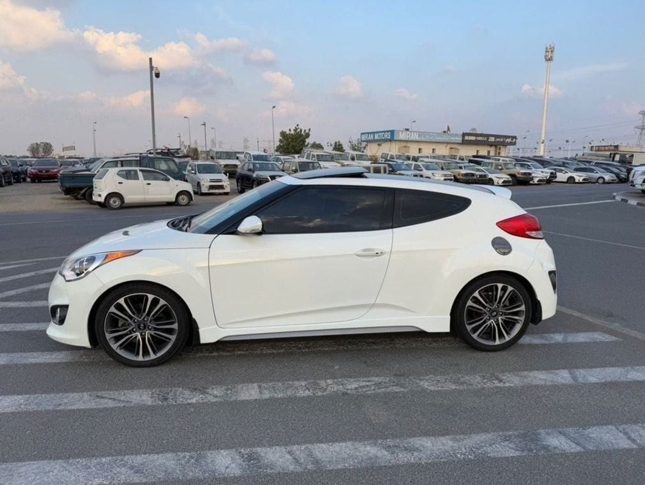 هيونداي فيلوستر Turbo 1.6L Full Option Panoramic Push Start Leader Seat