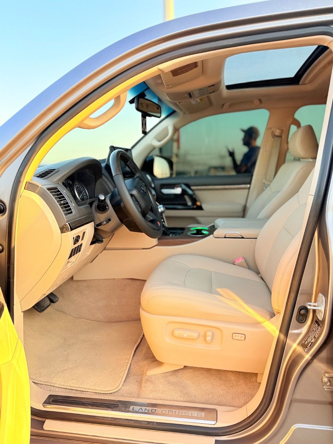 Toyota Land Cruiser GXR+ 4.0L Toyota landcuriser  Years 2019 GXR V6  4.0L facelifted interior and exterior 2025 Years fu