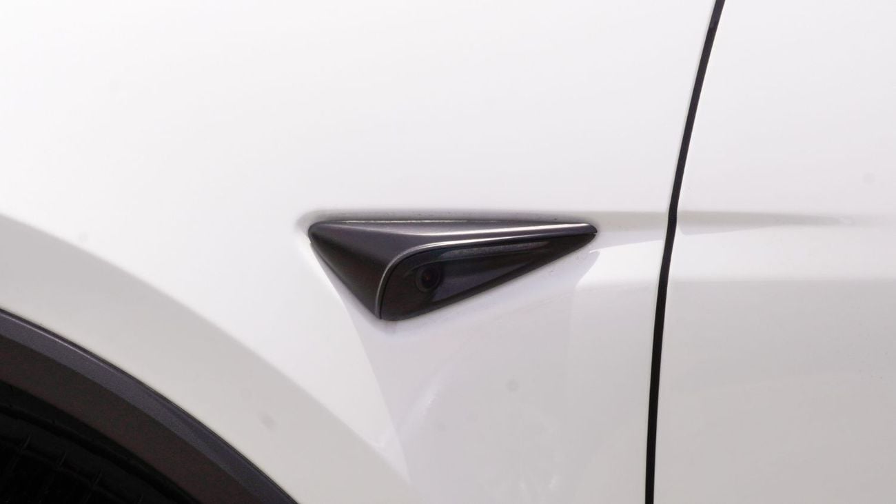 تسلا موديل Y Tesla Model Y Long Range Version/20 Inches AWD .Export Price.