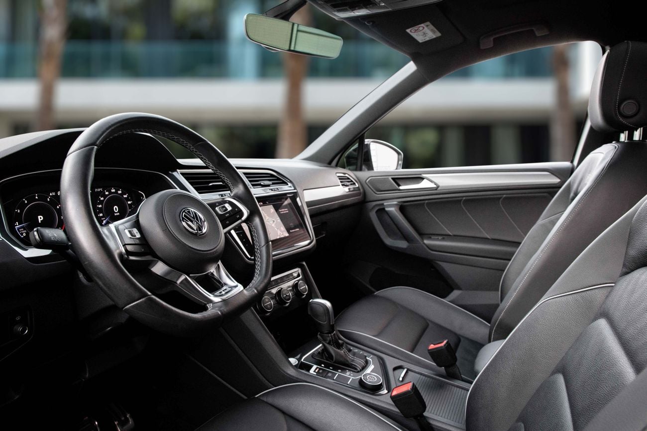 Volkswagen Tiguan Tiguan R-Line | 1,567 P.M | 0% Downpayment | FSH | Perfect Condition!