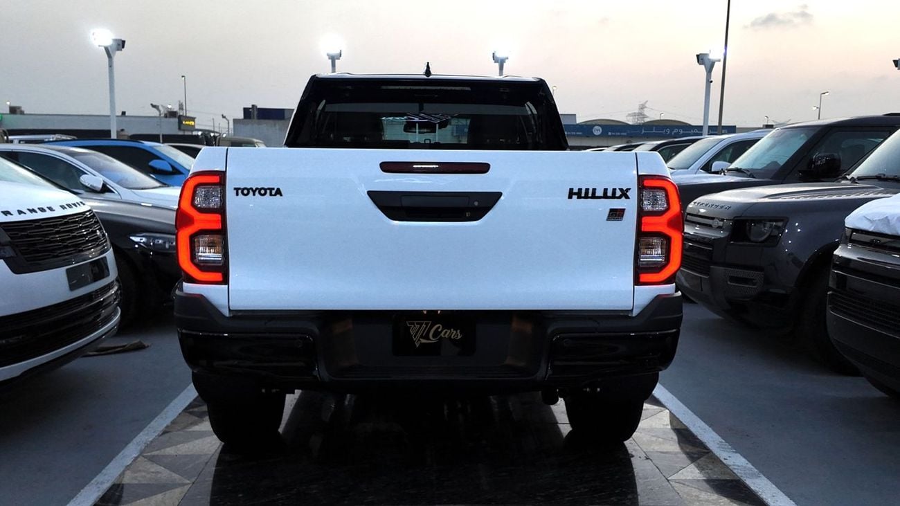 تويوتا هيلوكس GR Sport 2.8L