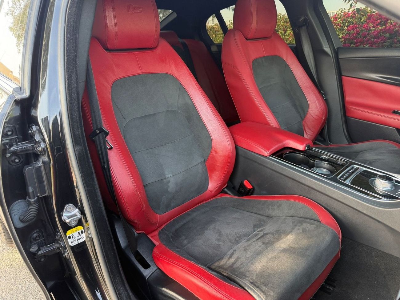 Jaguar XE S 3.0 Supercharged | GCC Specs | Full Service History