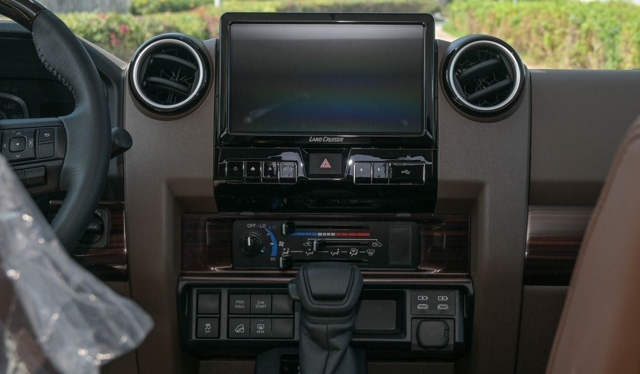 Toyota Land Cruiser 70 LX COUPE