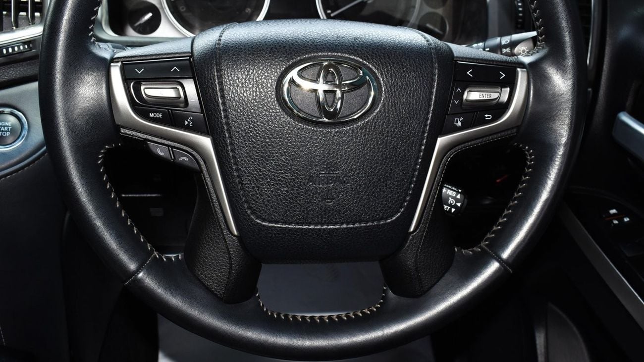 Toyota Land Cruiser V8 Diesel Right Hand