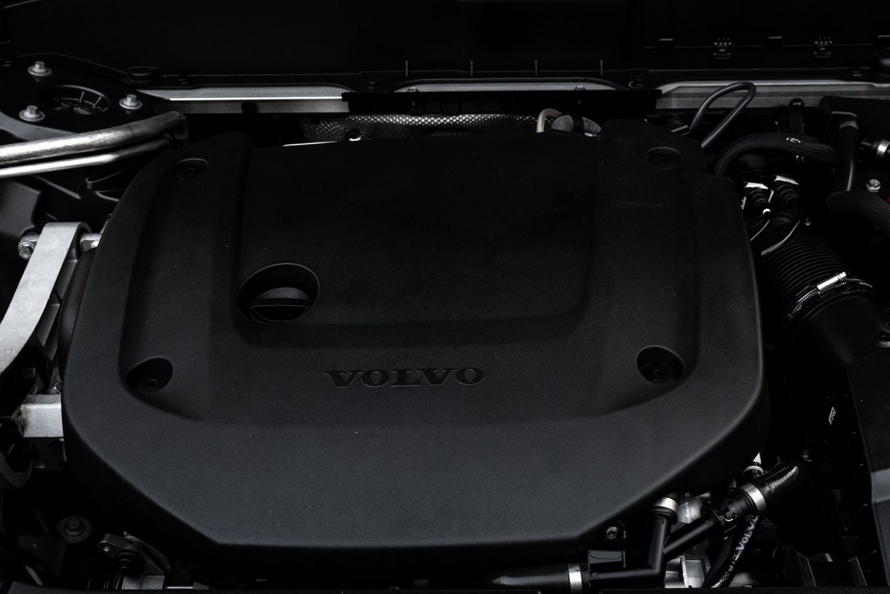 Volvo XC90 B6 INCRIPTION XC90 B6 R-DESIGN | 2,742 P.M | 0% Downpayment | FULL OPTION | Excellent Condition!