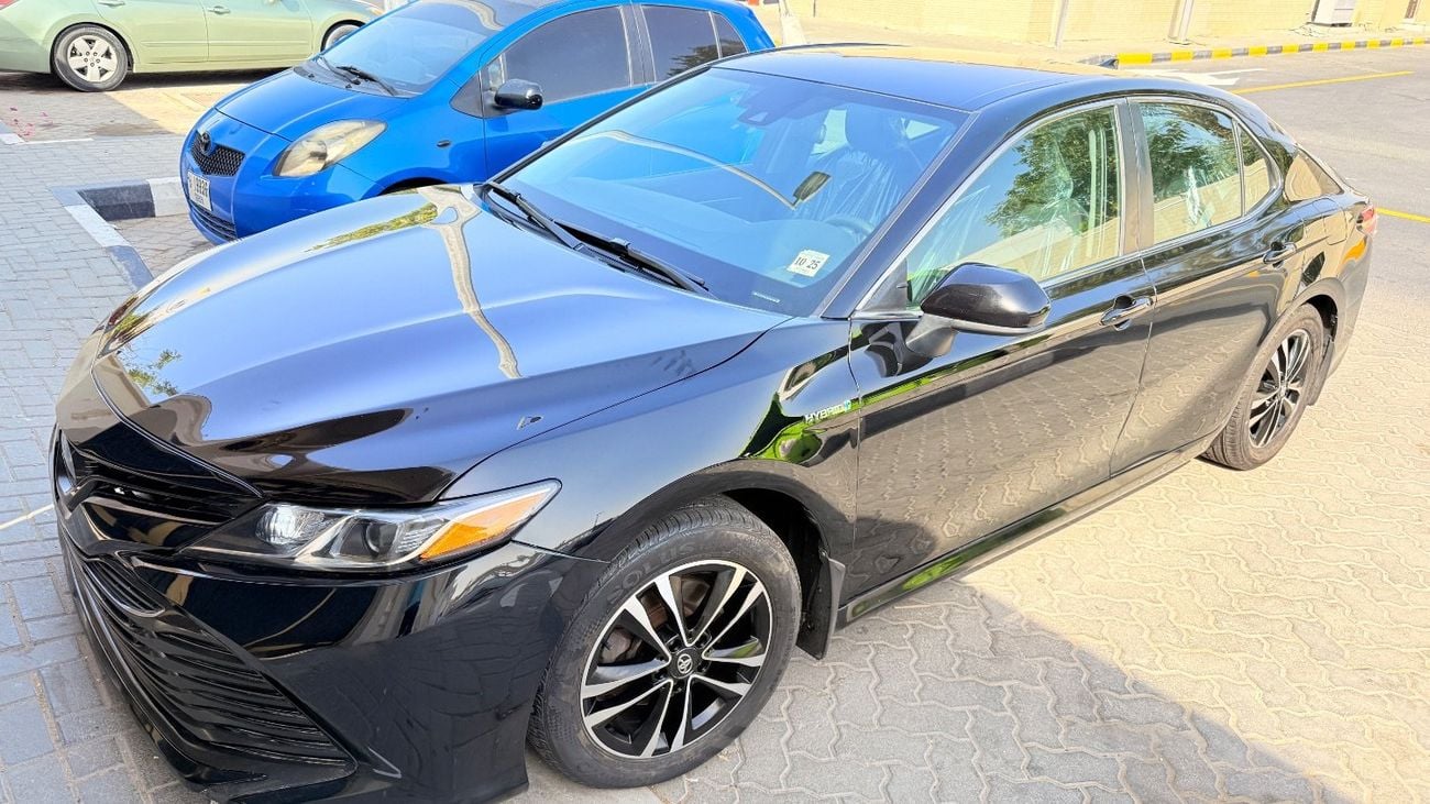 Toyota Camry LE 2.5L (176 HP)