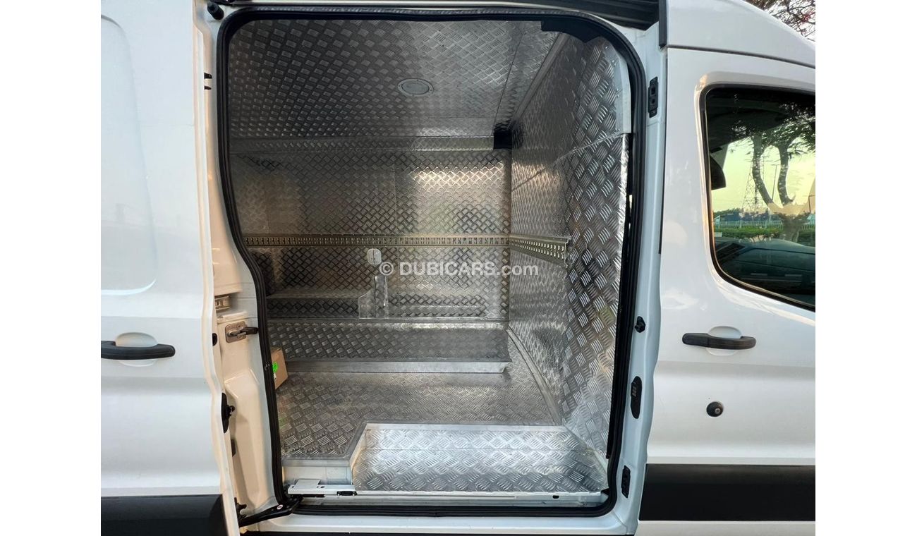 Ford Transit FORD TRANSIT 150 2017 V6 GCC FULL SERVICE HISTORY ORIGINAL PAINT