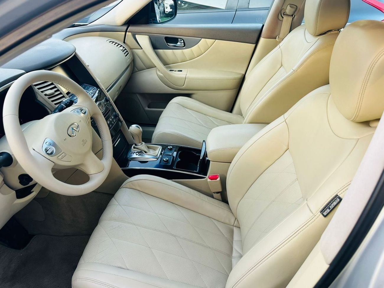 إنفينيتي QX70