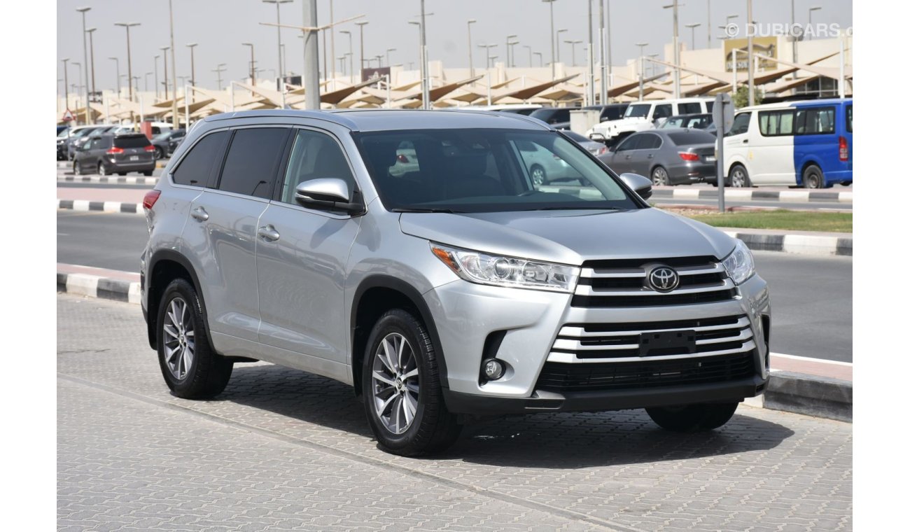 Toyota Highlander TOYOTA HIGHLANDER XLE AWD / 2019 / SILVER