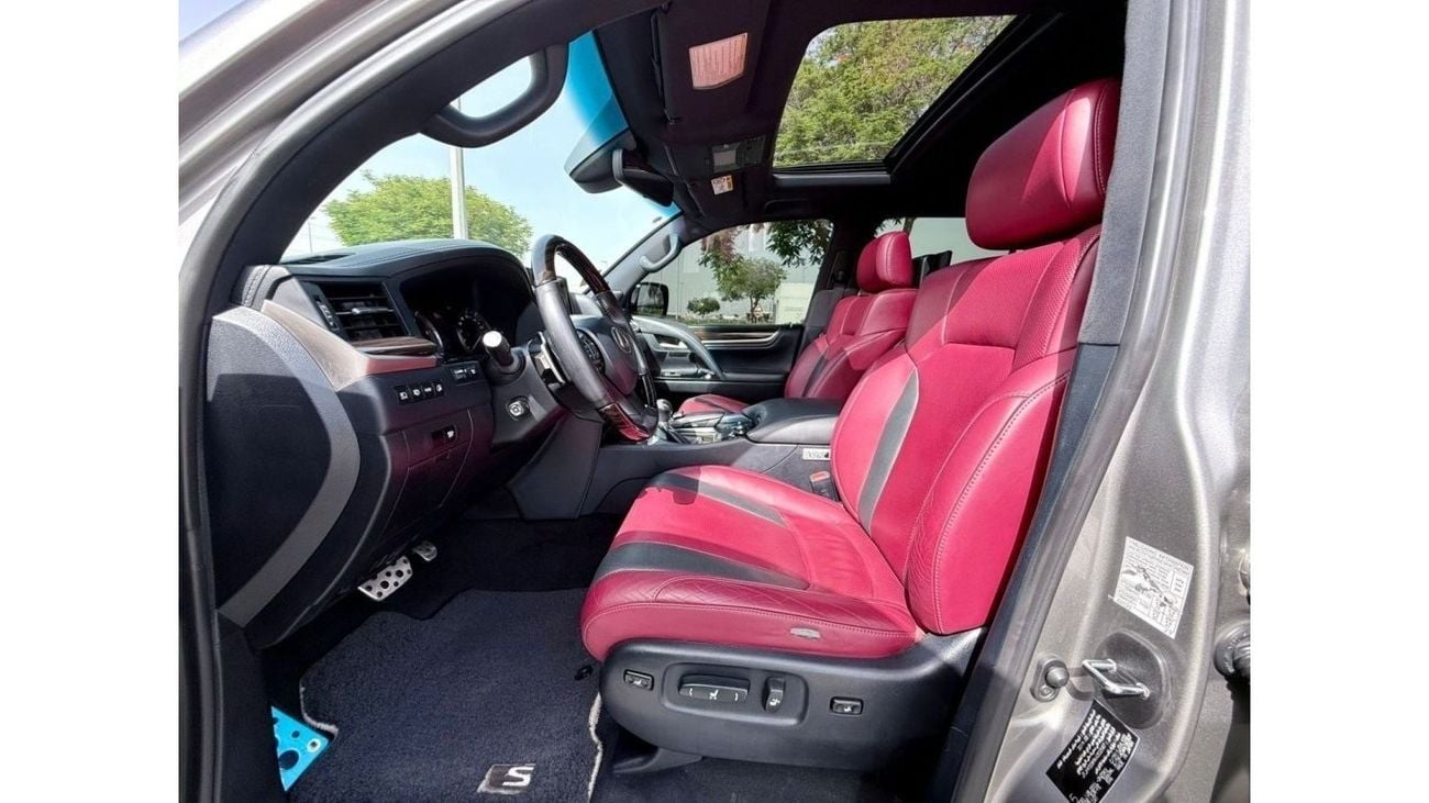 Lexus LX 570 Signature LEXUS LX570 GCC SPECS YEAR 2019 FULL SERVICE HISTORY  FLEXIBLE DOWN PAYMENT EMI AED 3800