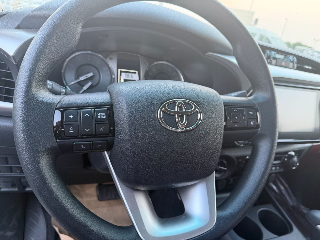 Toyota Hilux SR5 (NON GCC)
