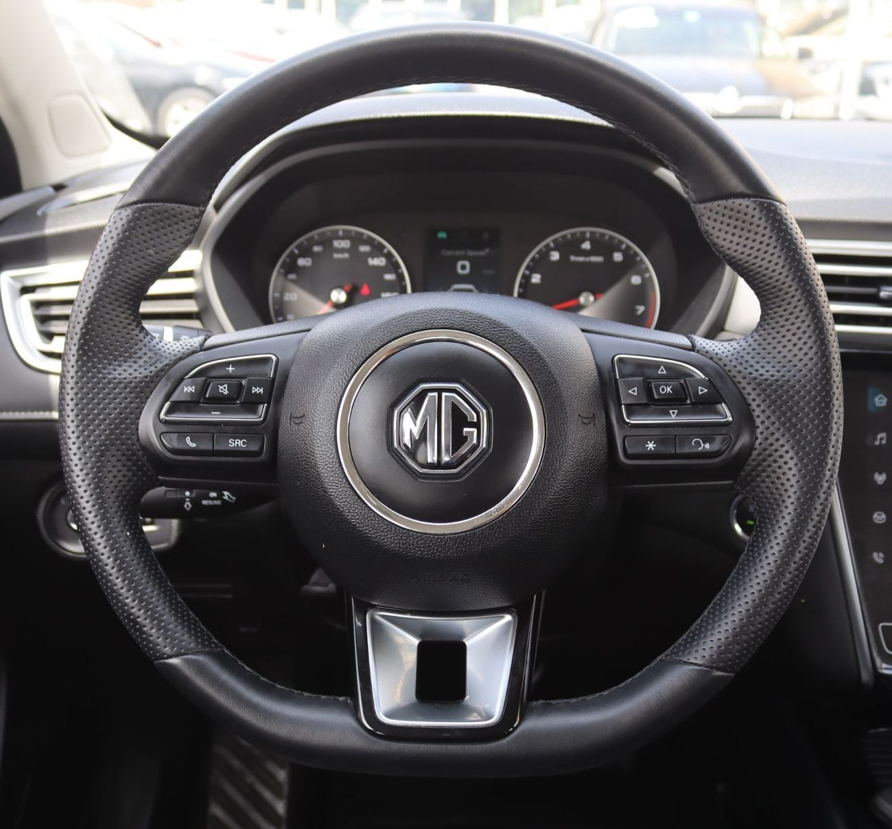 أم جي 5 ام جى 5 - 2024- خليجى - فل أوبشن - بمحرك 1.5- تشيكات وكاله - بحاله ممتازه من الداخل والخارج