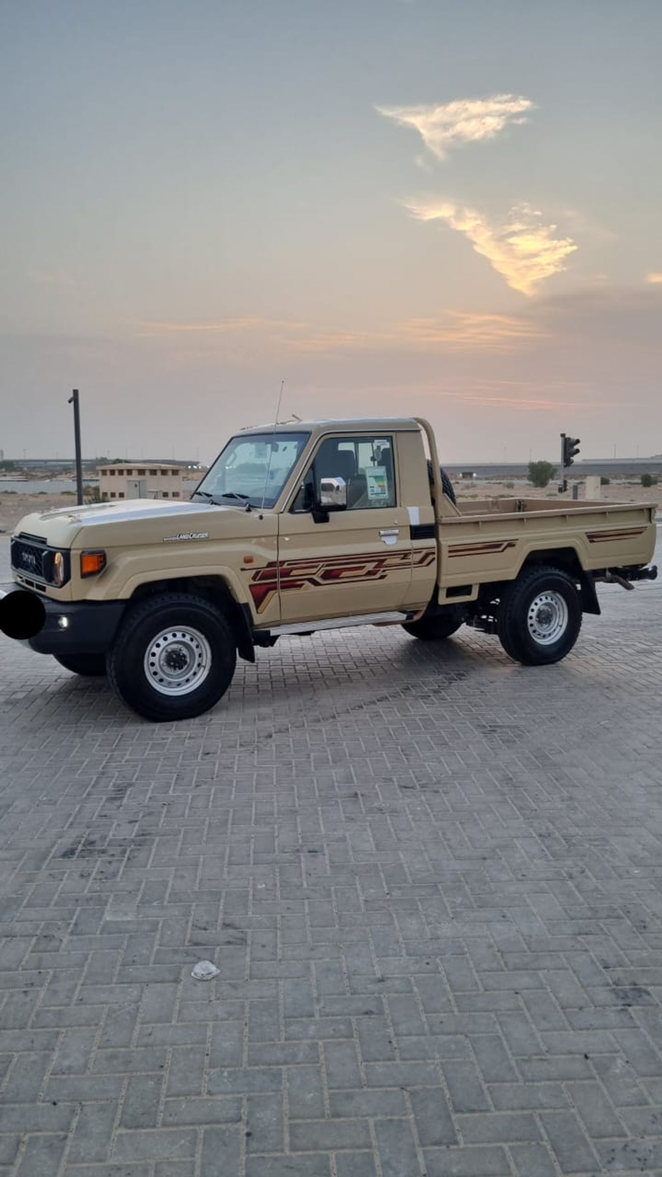 تويوتا لاند كروزر بيك آب HARDTOP 70th LX1 4.0L