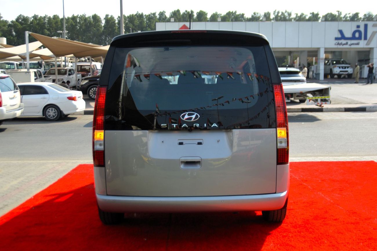 Hyundai Staria DIESEL 11 SEATS