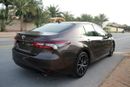 Toyota Camry SE V6 3.5L GCC! Panorama! We arrange bank loan!