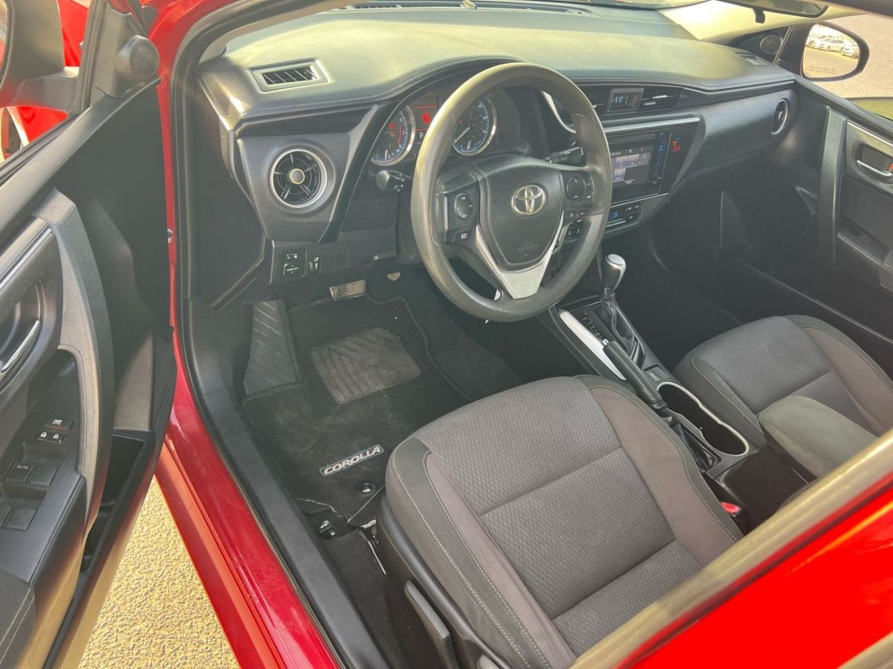 Toyota Corolla 2018 TOYOTA COROLLA 1.8L - PW - REAR CAMERA - BLUETOOTH - AUTOMATIC TRANSMISSION - VERY CLEAN FROM I