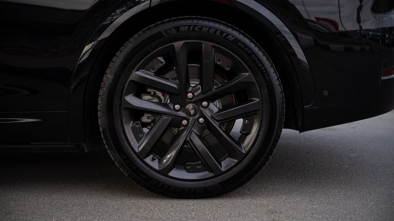 Li Auto L7 Ultra 1.5L - Black Inside Black & White | Export Only