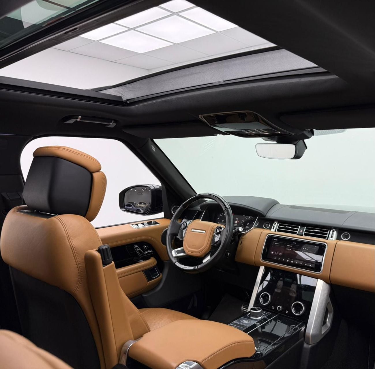 لاند روفر رينج روفر Vogue 5.0L 2019 Range Rover Vogue Supercharged, Warranty, Full LR Service History, Excellent Conditi