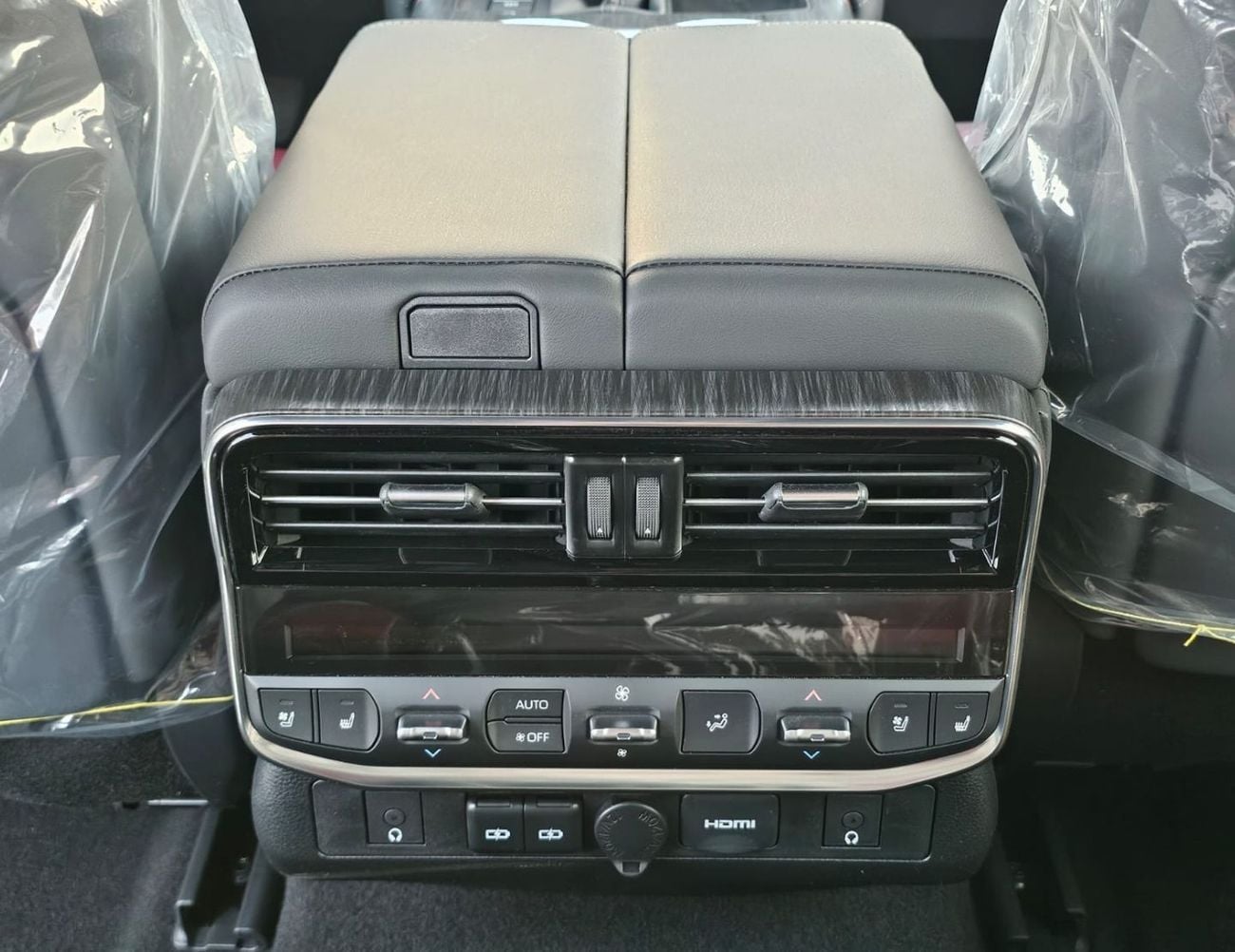 تويوتا لاند كروزر VXR TOYOTA LANDCRUISER LC300 VXR TWIN TURBO AURO KIT FULL OPTION SA PETROL AT 3.5L V6 4WD (CODE # VXRSAA