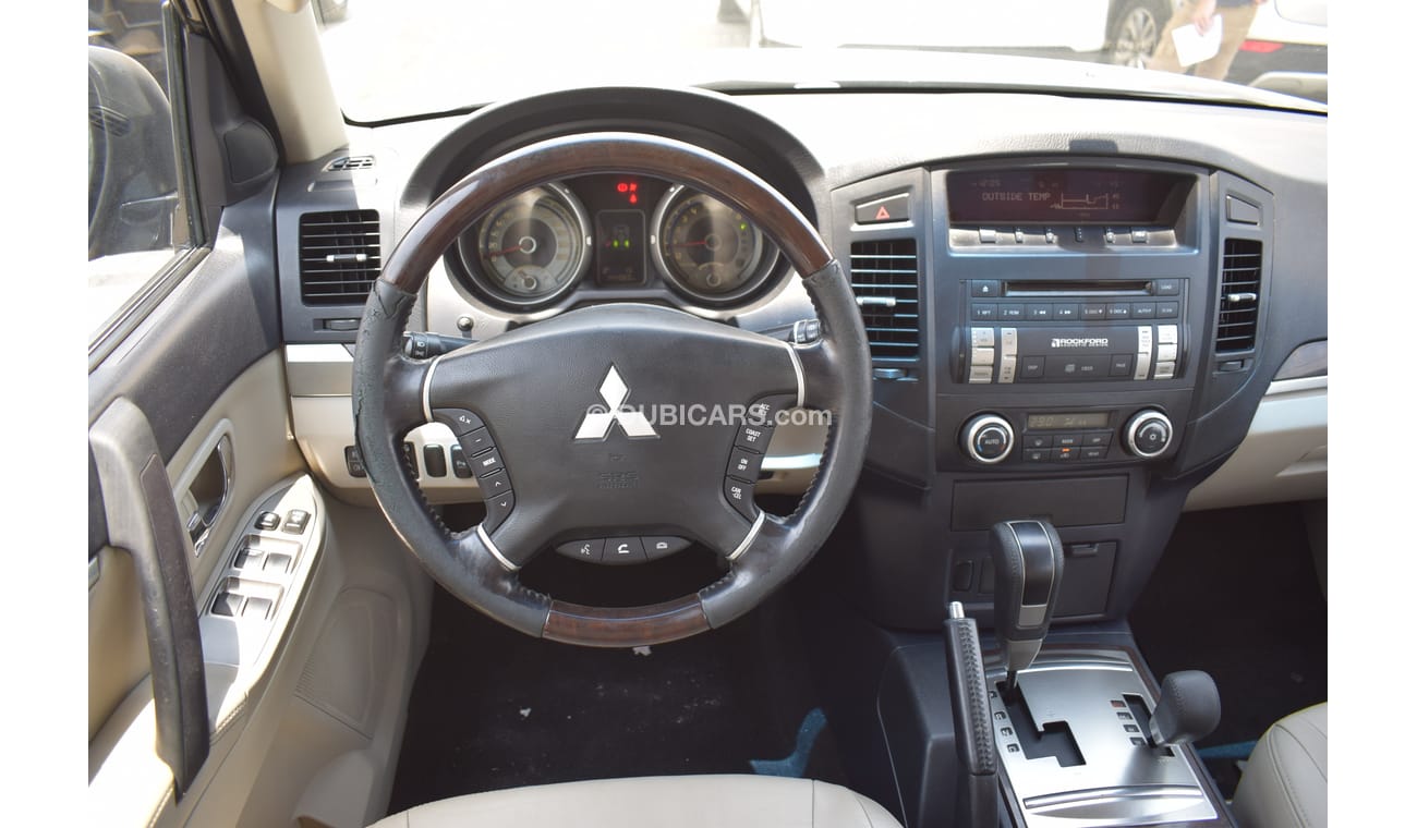 Mitsubishi Pajero 2010 GCC  NO ( 1 ) Full Option No Accident No Paint A perfect Conditi
