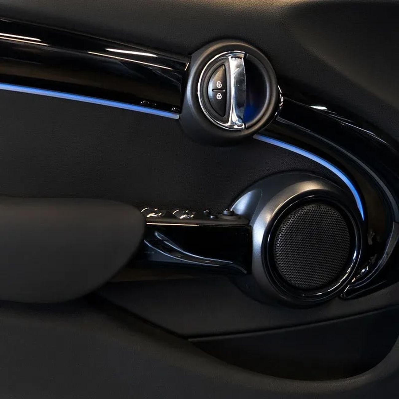 Mini Cooper SD AED 1,398  P.M • 0% Downpayment • Mini Cooper Std • Agency Warranty And Service Contract